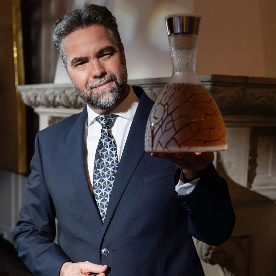 Alberto Navarro con botella Umbra